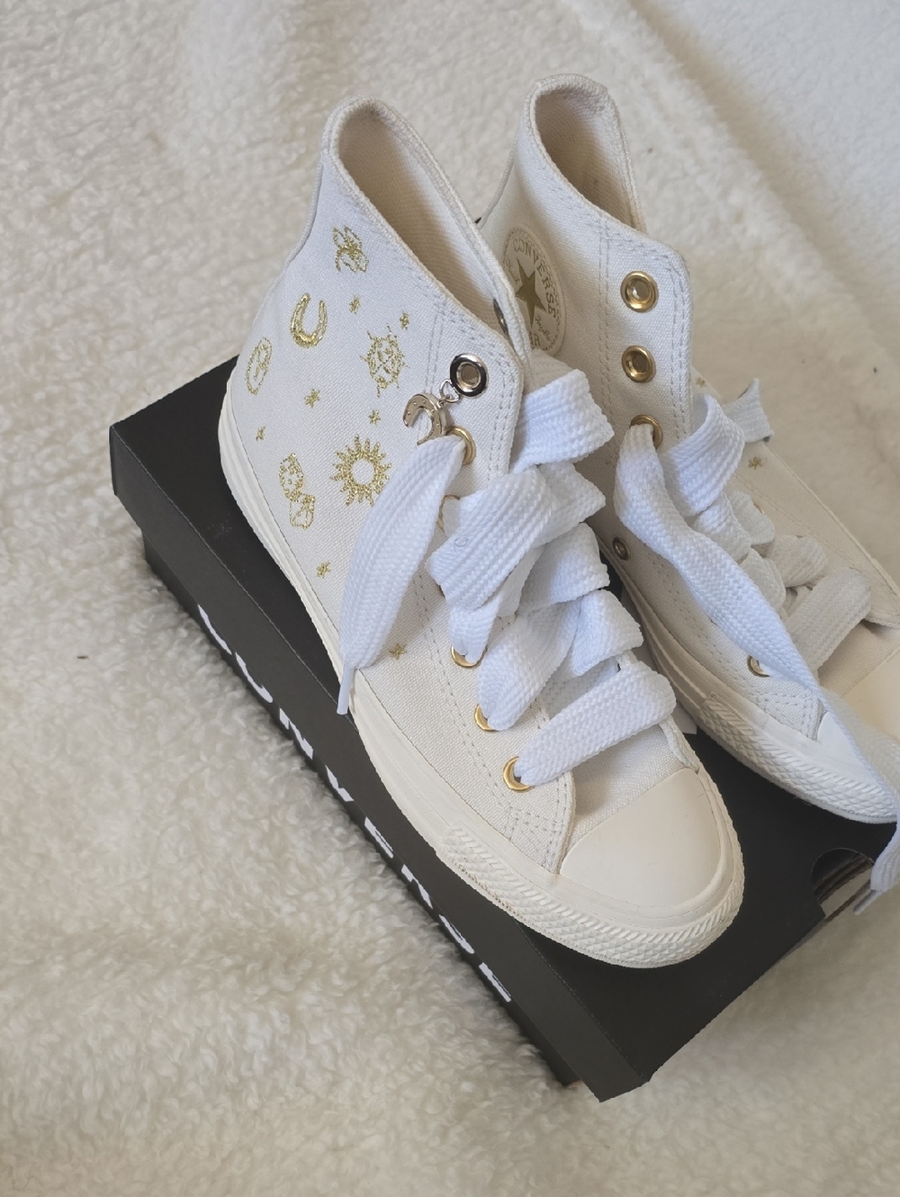 Chuck Taylor All Star Luck Charm - Egret/Gold/Silver